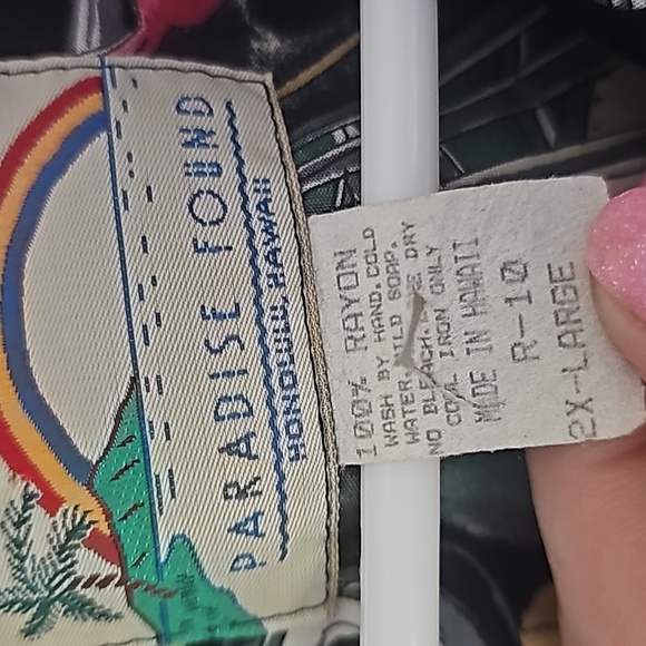 Paradise found men's button down casual short sleeve top - Picture 3 of 4